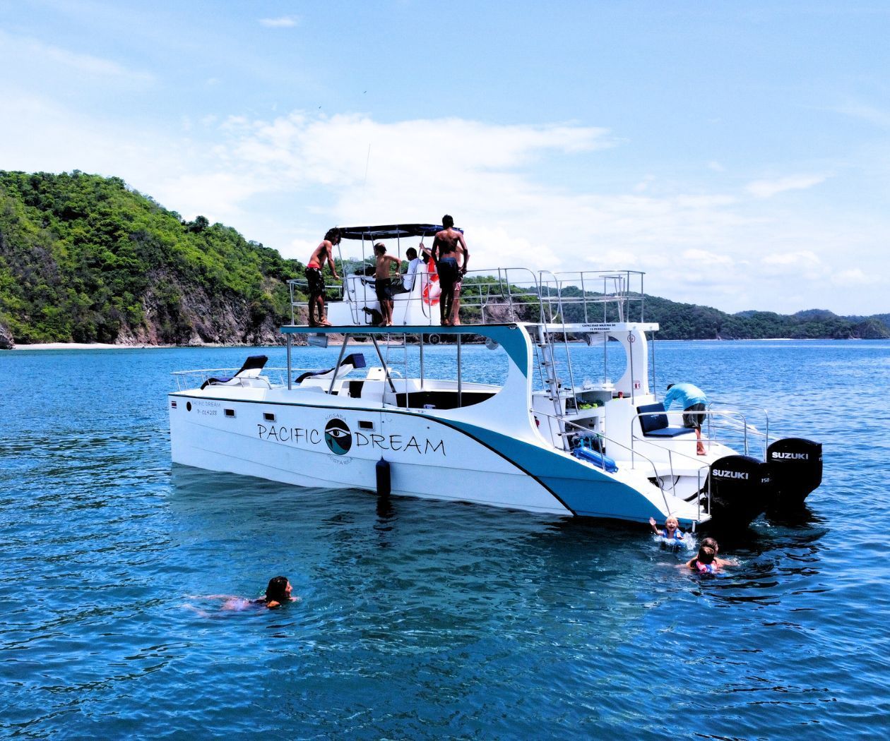 Catamaran private tour in Costa Rica